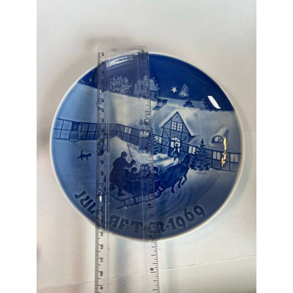 1969 Arrival of Christmas Guests B&g Copenhagen collector plate winter denmark - Picture 3 of 3